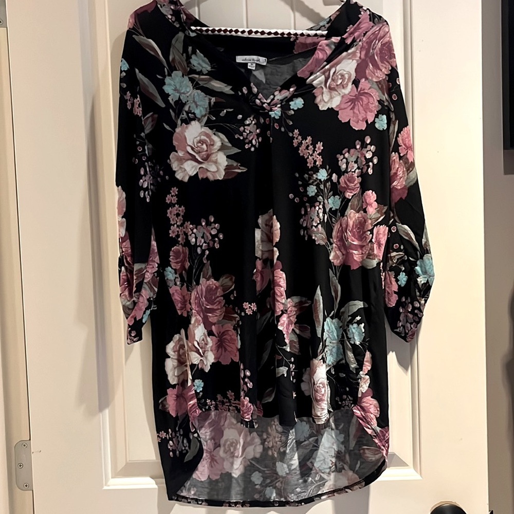 *clearance* WHITE BIRCH floral 3/4 sleeve
